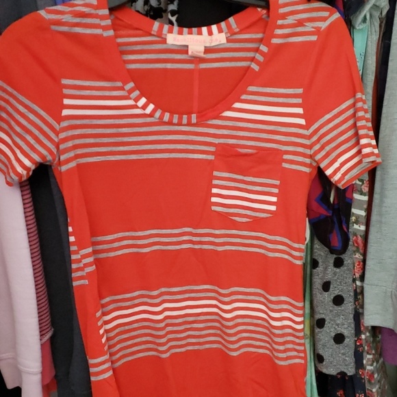 Rebellious One Tops - Cute strip shirt